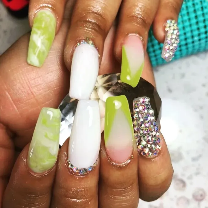 https://cdn.salonspotlight.com/photos/jRKc4567eYgZhLx2msoK/81b6916d-daae-4e64-a218-2be98ea249ea_720x720