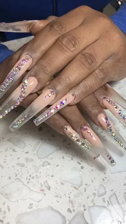 https://cdn.salonspotlight.com/photos/jRKc4567eYgZhLx2msoK/ac5fd3fd-c450-4e09-9ed8-e7546eedb023_720x720