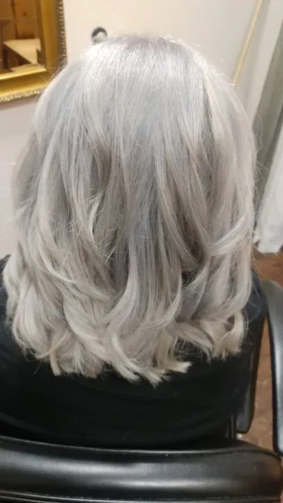 https://cdn.salonspotlight.com/photos/jVPkCYBbRlFqIv6YQToz/6ac7f9f3-74e2-44bc-b247-588fbd989c46_720x720