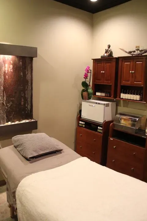 https://cdn.salonspotlight.com/photos/jVUZNWISkfWMRp6vEMGP/1032c057-d648-4e7c-adea-21484c181f49_720x720