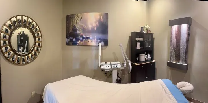 https://cdn.salonspotlight.com/photos/jVUZNWISkfWMRp6vEMGP/a8109faa-070b-4d11-90d6-be37f1fdd87b_720x720