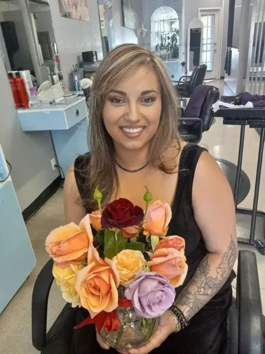 https://cdn.salonspotlight.com/photos/jXVXOROgVnPfdV3kAFWG/5a18543d-914e-49cd-8822-bfd73fff44de_720x720