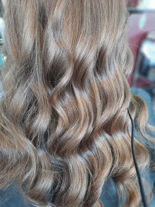 https://cdn.salonspotlight.com/photos/jcM3HZM8NEQJORVjaaEx/23215d3e-3c5c-4ad1-8d03-8cbd82a5a14a_720x720