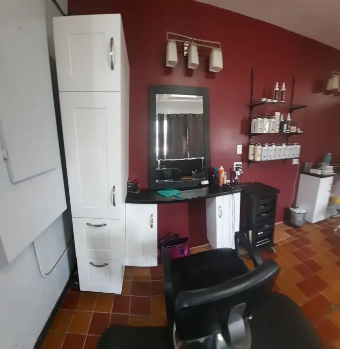 https://cdn.salonspotlight.com/photos/jcM3HZM8NEQJORVjaaEx/235d718a-d0fd-44fc-82b9-660bda596e9f_720x720