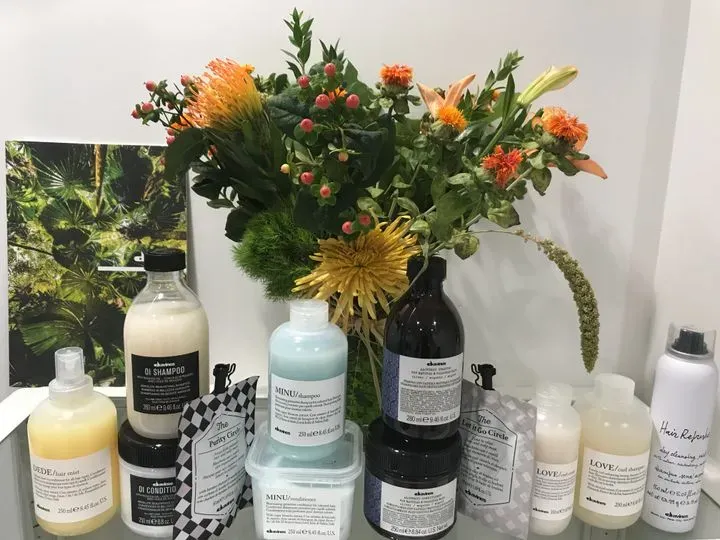 https://cdn.salonspotlight.com/photos/jclOYO6jfres7Qh8HWqw/727061b6-7d24-4902-b6cc-b3222a19886c_720x720