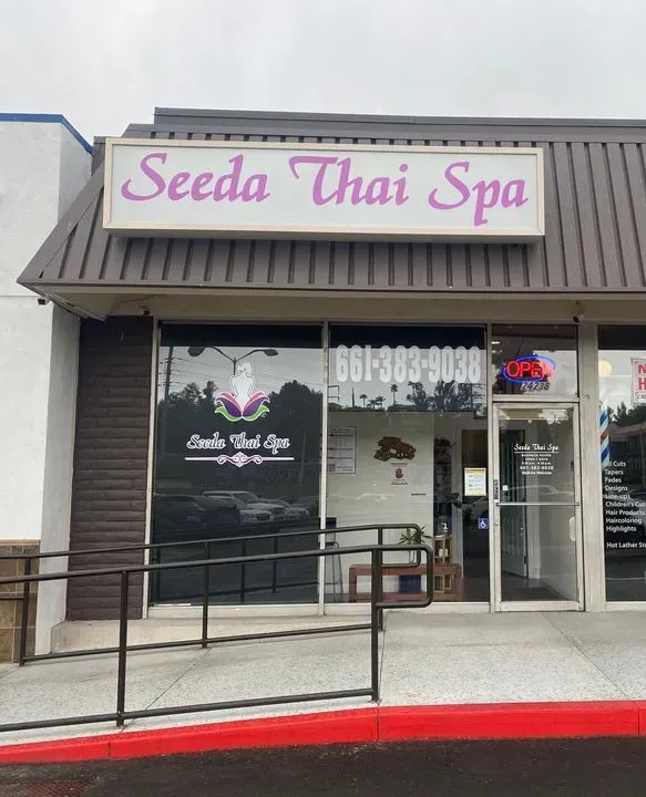 https://cdn.salonspotlight.com/photos/jgO5XNcOGeHu05kbPGCh/b01af1c6-cfa8-4604-ad54-fd60510ec280_720x720