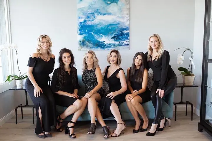 https://cdn.salonspotlight.com/photos/jifMnF0O4OU49QN1927h/d0bd6479-45d7-422a-b813-32566d6832f8_720x720