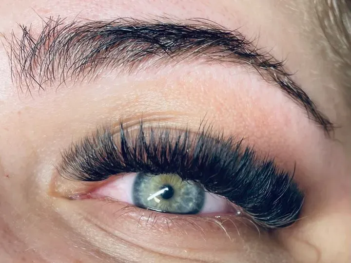 https://cdn.salonspotlight.com/photos/jkrkeFg4mTvEyA42TNzX/c288d1f8-6ad4-4a89-84cc-5d4ad248f7d5_720x720