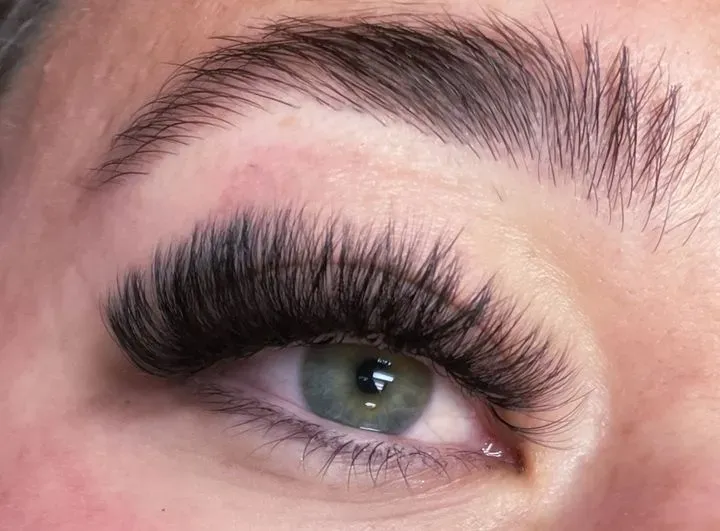 https://cdn.salonspotlight.com/photos/jkrkeFg4mTvEyA42TNzX/e46bb1c1-9f61-4325-94a2-8179b1e5bc9b_720x720