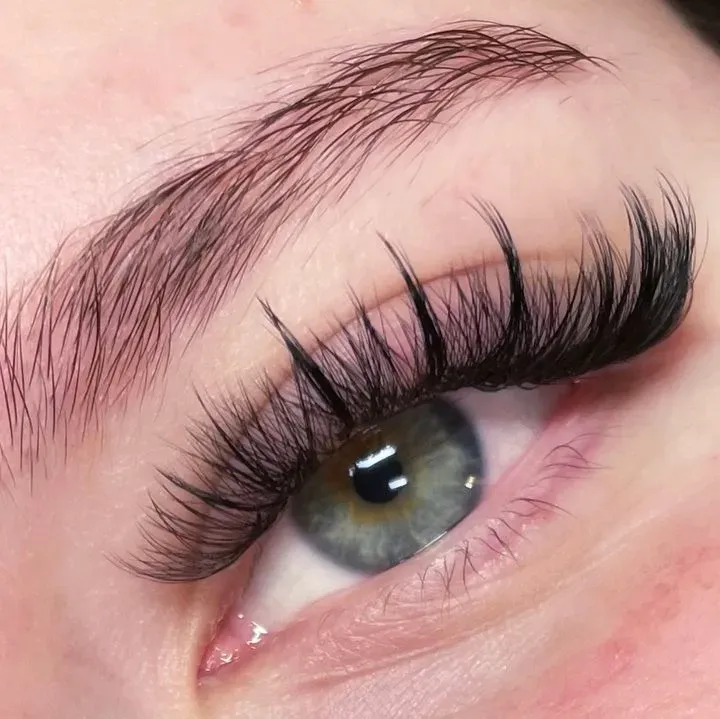 https://cdn.salonspotlight.com/photos/jkrkeFg4mTvEyA42TNzX/e93f9331-648c-435f-a6d2-c85463259d66_720x720