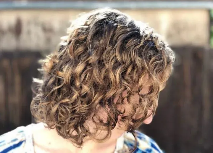 https://cdn.salonspotlight.com/photos/jo6E4pSHLzACdyo54qaJ/7dd1c029-762d-46db-ad11-e3ed29d36109_720x720