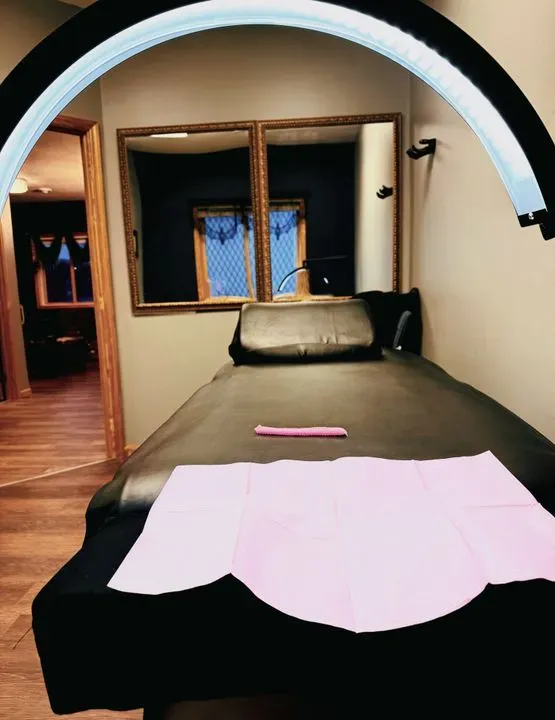 https://cdn.salonspotlight.com/photos/joUdOWoTDpWK5hTnKPxW/30bc89de-b46a-4a44-919e-530da2d0efe1_720x720