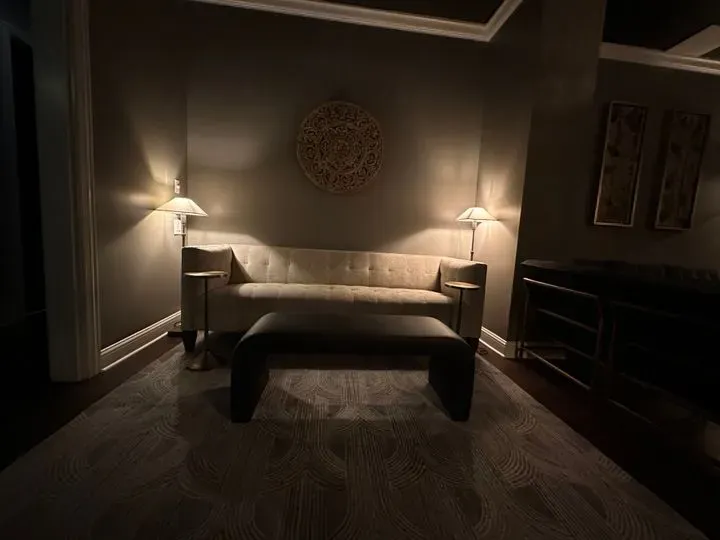https://cdn.salonspotlight.com/photos/jonQ3376opy7R0X2eqid/ceba3f20-f175-4bdf-9cfe-70828d678a93_720x720
