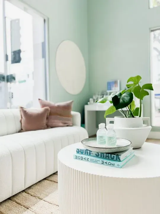 https://cdn.salonspotlight.com/photos/jqOqXGAWzWx7vzJIOYg9/0db3b01c-e8e1-4416-a1dd-3cc6720247fc_720x720