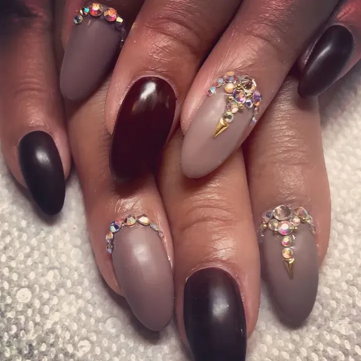 https://cdn.salonspotlight.com/photos/jsOFsZWg7QVjsOwUZ8u1/e4a63037-6310-468e-be31-6381df81a95d_720x720