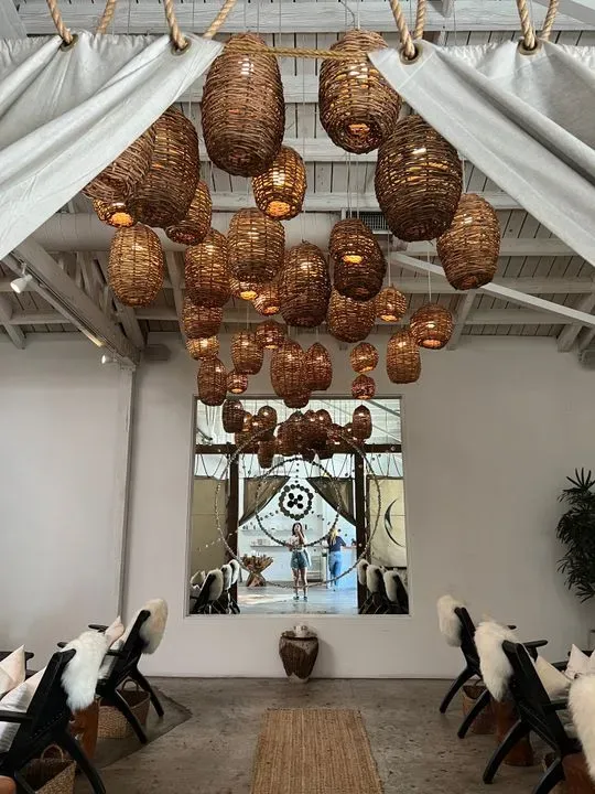 https://cdn.salonspotlight.com/photos/jw8s2WtUmmeXRCWf9Qz0/a5c69a5f-7581-4876-b4c4-d1fbaadb0231_720x720