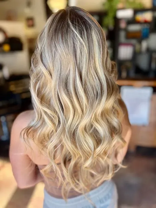 https://cdn.salonspotlight.com/photos/jzICEXyhtJOx2kO2MhoJ/07773538-c34e-4391-afd4-9c10c2a529e7_720x720