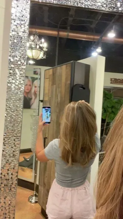 https://cdn.salonspotlight.com/photos/jzICEXyhtJOx2kO2MhoJ/fe594aa4-9fc9-4d6d-a2e4-83ab22f8f5fb_720x720