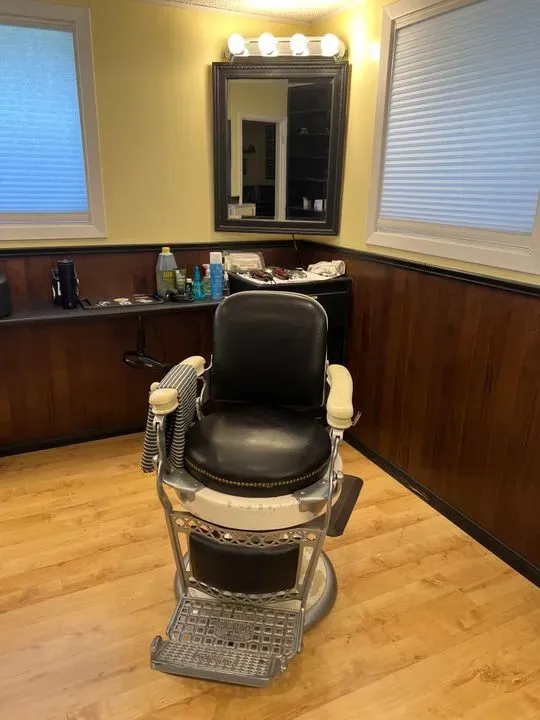https://cdn.salonspotlight.com/photos/k0UvcXDdwd83tpY9SCeI/362e7758-ca00-401c-926e-5f9b6a900754_720x720