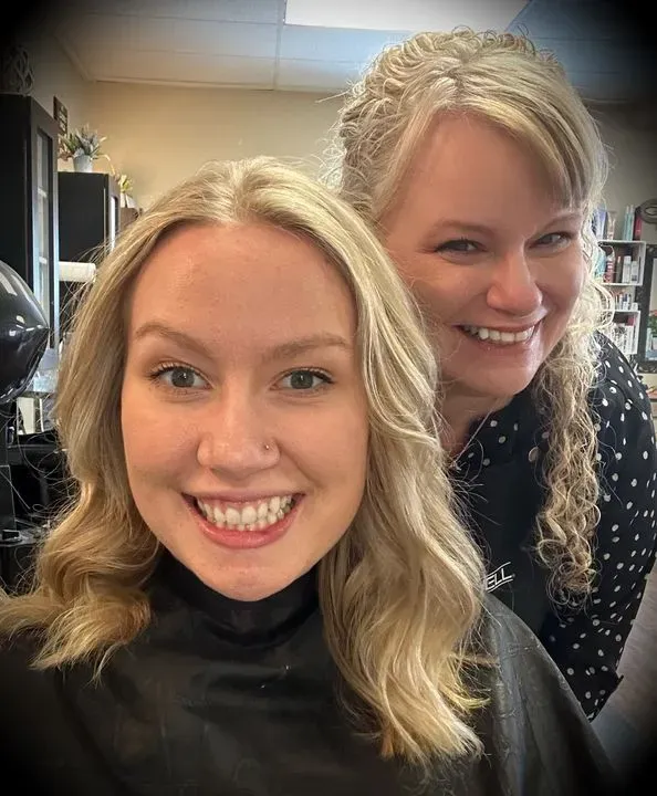 https://cdn.salonspotlight.com/photos/k4CfcqUevBNpNthfPhfI/92e32d14-6c2b-4017-88ad-cbb38b6fe784_720x720