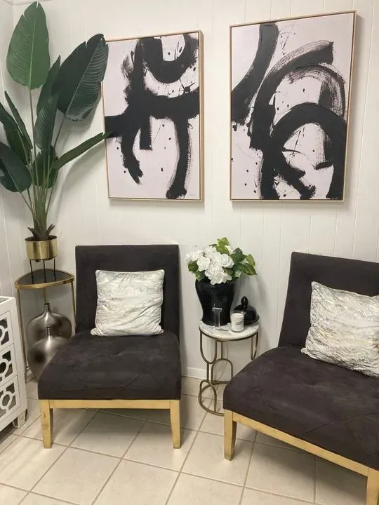 https://cdn.salonspotlight.com/photos/k5Dhe4aRBmZdq1iiRFBu/4b60f56c-48af-4b1b-bac9-684c92b6123c_720x720