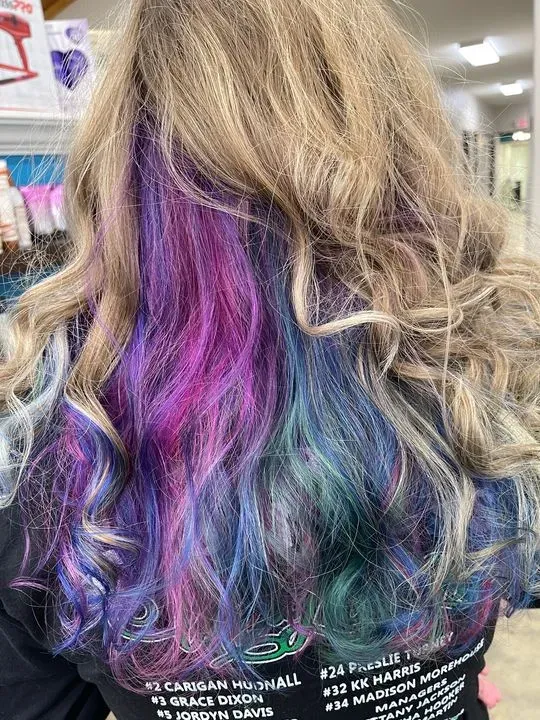 https://cdn.salonspotlight.com/photos/k5GXsoN2xxSzGoxz0BMS/b094f371-d095-46b5-a131-cc0b7d217aa8_720x720