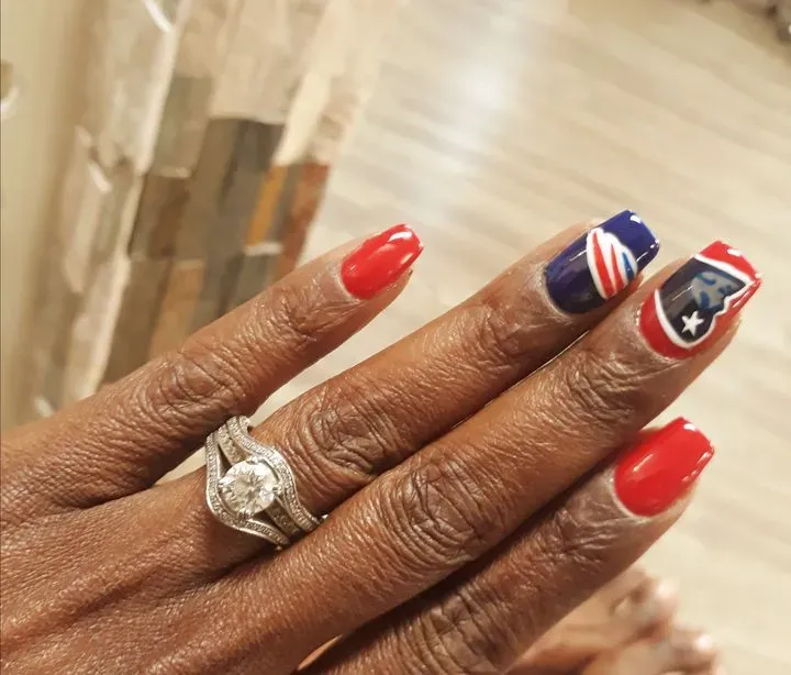 https://cdn.salonspotlight.com/photos/k6tWMnUhMd3lfWdWrX2k/23e87e10-aa96-4ff8-a2fc-2815dc467724_720x720
