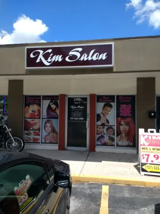 https://cdn.salonspotlight.com/photos/k7SS1u0LTS3XbQbuF3aI/65a26011-cacb-4195-abd8-a313fbc04b62_720x720
