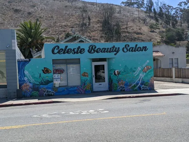https://cdn.salonspotlight.com/photos/k7u6gbfdG0ysUTPfIkDh/c0372b72-d734-49f6-b7a0-9ab1946c9dff_720x720