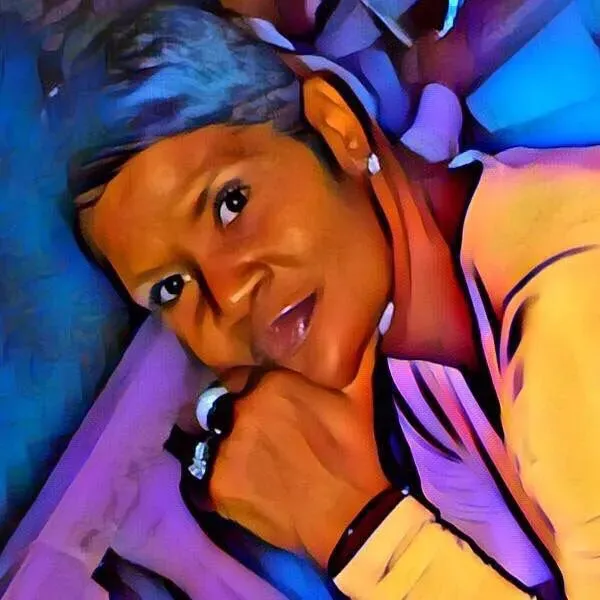 https://cdn.salonspotlight.com/photos/kCeBgbYZn749gUsZ9k47/cb44c8aa-b018-44d7-9177-2513d2b80d1d_720x720