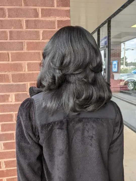 https://cdn.salonspotlight.com/photos/kCkxGbxn5xBSaAvDxbMr/b2da7f5f-e324-4dd7-b92d-14159c70cc39_720x720