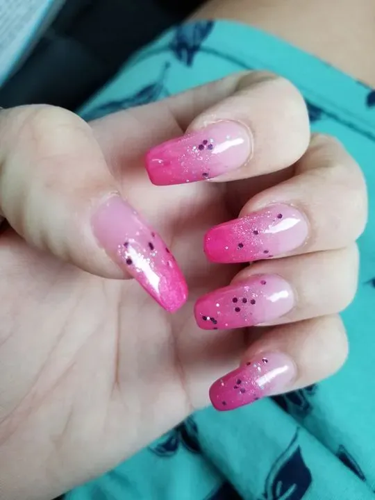 https://cdn.salonspotlight.com/photos/kCtlmxNVyjMZGpbie46u/7d01e6fe-8703-4fcb-b093-474404e9375c_720x720