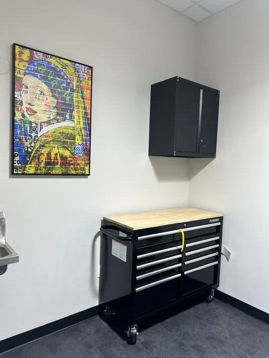 https://cdn.salonspotlight.com/photos/kD9vp9GVtBecM06unnXp/1e068084-d90f-4a72-a8fb-8188befe0dcc_720x720