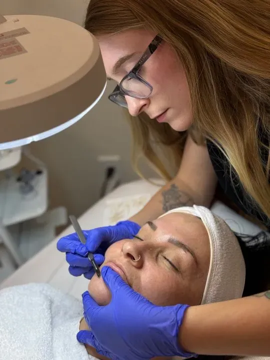 https://cdn.salonspotlight.com/photos/kDljytrs26qLmwTnYelE/17434993-3586-4ee0-b80c-59fb1dd5d3bb_720x720