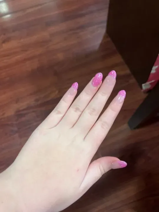 https://cdn.salonspotlight.com/photos/kEHFGe7rHh0xp6fMhNnS/0a153b72-521d-4af5-b010-eca7a8a07099_720x720