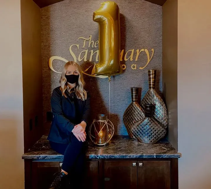 https://cdn.salonspotlight.com/photos/kFU8nMj3RPZNsUFT9yHm/bbd0af43-9830-4127-96c4-13628feb6e51_720x720