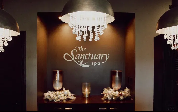 https://cdn.salonspotlight.com/photos/kFU8nMj3RPZNsUFT9yHm/d7e85cd6-773c-4cdf-9bd1-db0e621a426d_720x720