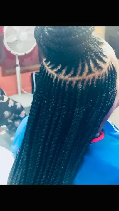 https://cdn.salonspotlight.com/photos/kGnAU0RSjgjjQxBDbh5C/82c9fc9e-0ec7-4755-96c6-5bbbe6857b5f_720x720
