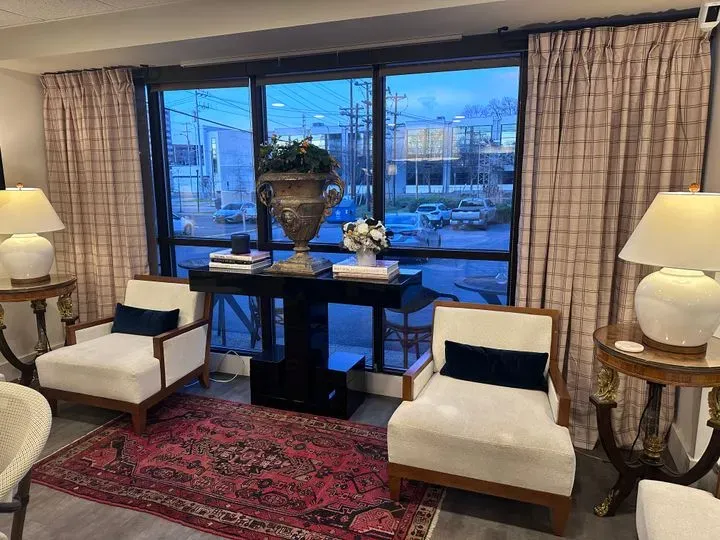 https://cdn.salonspotlight.com/photos/kGzKVwIM4GBTgvM3aE9T/a4f88da8-c28d-4343-81b8-55e7ada97d46_720x720