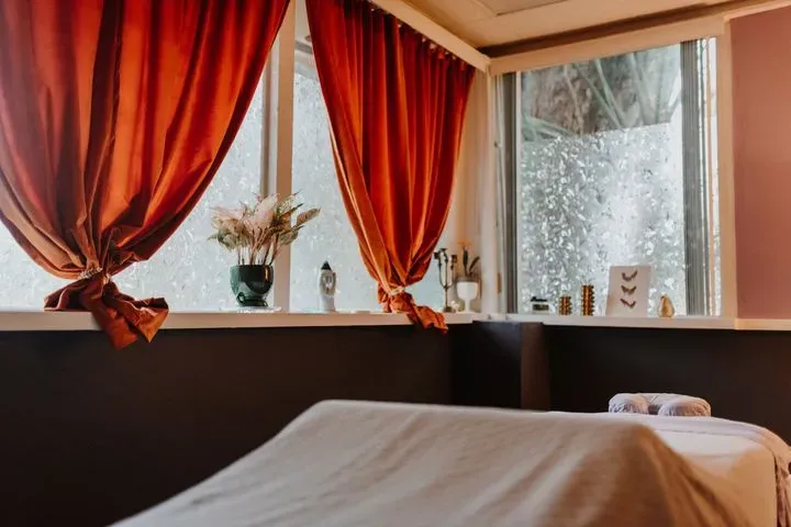 https://cdn.salonspotlight.com/photos/kI0yGxnVE8Y7nk4zba0i/14aa183e-208e-437a-872a-3ef8eb81e597_720x720