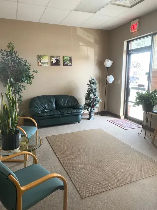 https://cdn.salonspotlight.com/photos/kI3BpMlmwKOr3ydGNcDh/40704dce-9af4-40a8-87c9-f94cfb37bb59_720x720