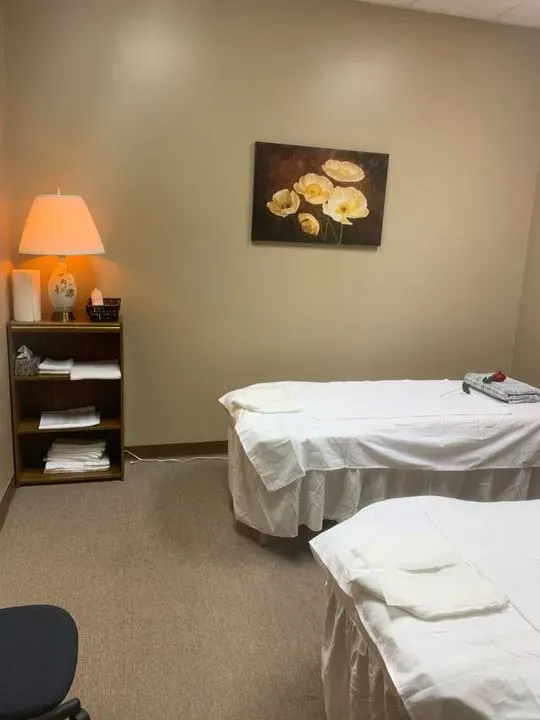 https://cdn.salonspotlight.com/photos/kI3BpMlmwKOr3ydGNcDh/e75ce6b8-818a-4e79-8b3a-b1fcb12e5879_720x720