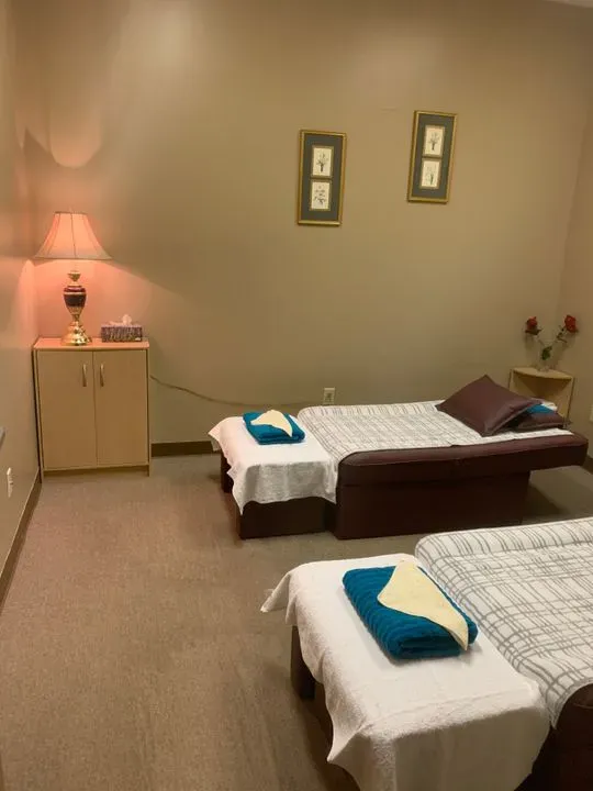 https://cdn.salonspotlight.com/photos/kI3BpMlmwKOr3ydGNcDh/f5ef805e-a6db-4f00-8b31-025cfecaca87_720x720