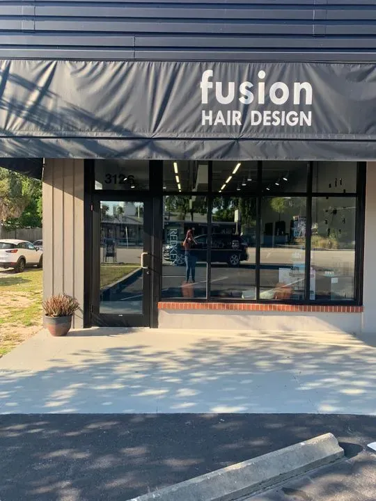 https://cdn.salonspotlight.com/photos/kIDiYTkV4duoIFz49kls/c1caba21-f45a-4323-aae0-c0fd9a06b80c_720x720