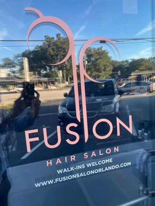 https://cdn.salonspotlight.com/photos/kIDiYTkV4duoIFz49kls/d07232d9-e268-4a0d-bf00-6545ac519689_720x720