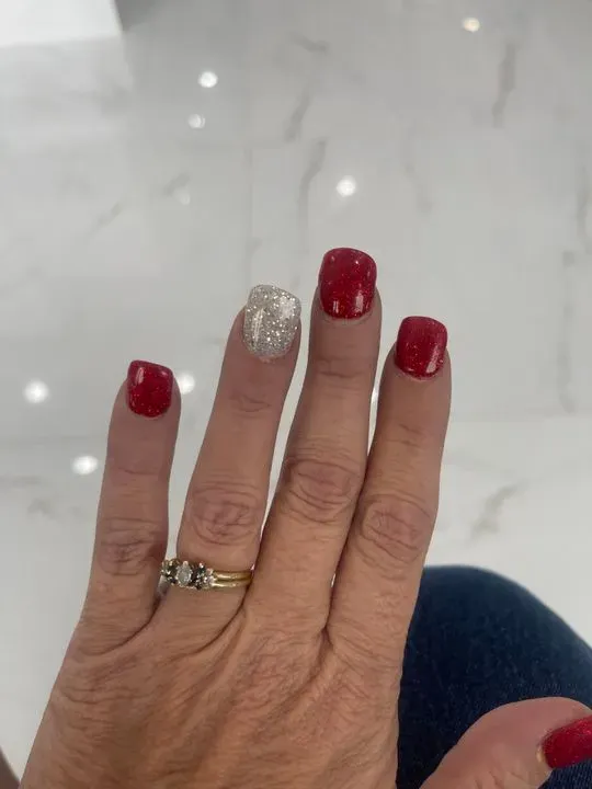 https://cdn.salonspotlight.com/photos/kIVNTt0zGpJkL7t6OEjo/7914e1f4-f8e3-4f04-8522-0929fc2f5f8d_720x720