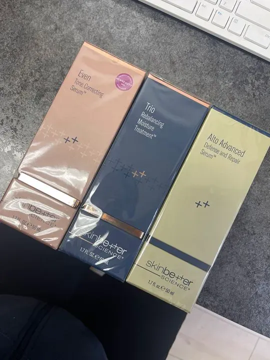 https://cdn.salonspotlight.com/photos/kJH6trCV7QQv38rydkCD/367f49c3-b007-4560-b141-5355cfa329c1_720x720