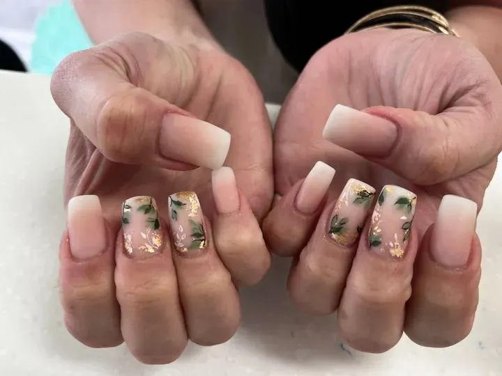 https://cdn.salonspotlight.com/photos/kJvuwbTxiPdqVwRwn3Vu/5ae48cc9-ea16-4f53-847f-8f9a206c471e_720x720