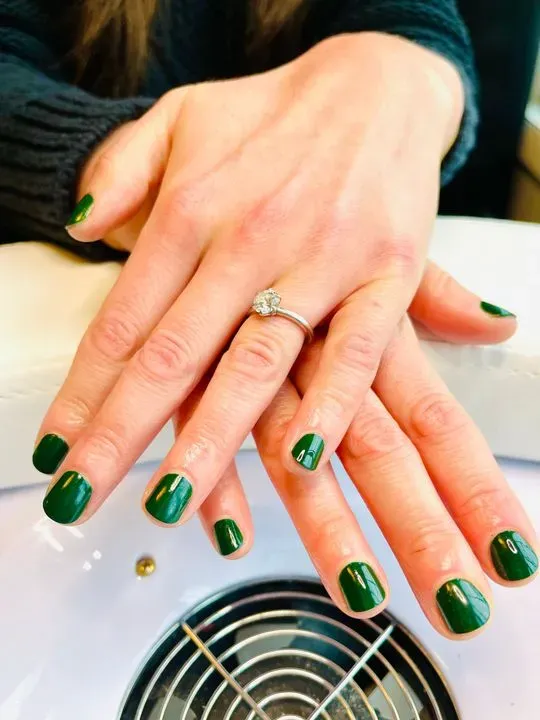 https://cdn.salonspotlight.com/photos/kKxPhvLX2S5l8a5B25TP/457074d7-2b94-49fb-af41-661fd9e78921_720x720