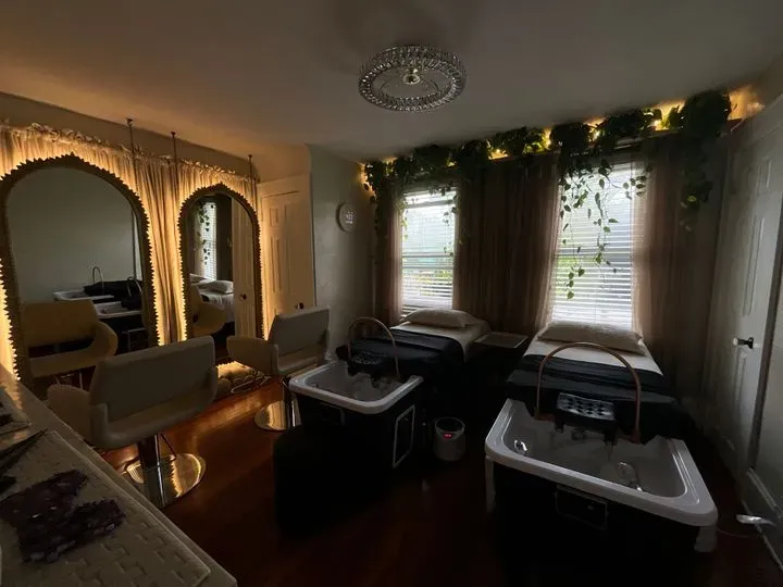 https://cdn.salonspotlight.com/photos/kOADVNOWz88OTHwVkHQS/4ea015cc-1b5b-480c-8272-bc1f1a30b3ee_720x720